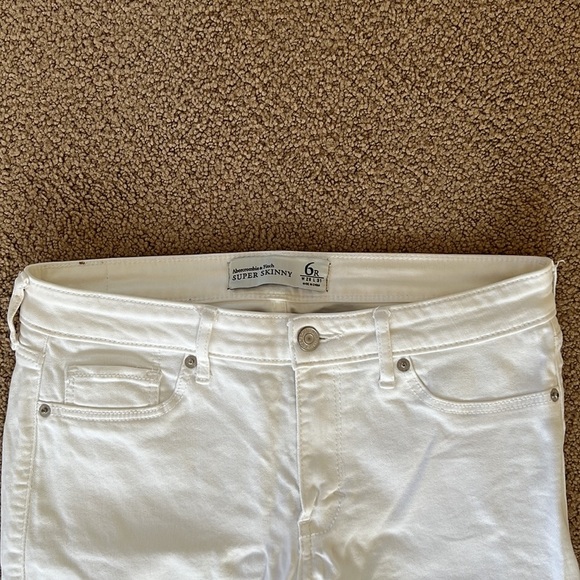 Abercrombie & Fitch Super Skinny White Jeans 6R (28W 31L) - Picture 2 of 3